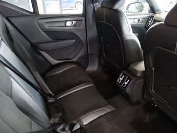 VOLVO XC40 2.0 T4 R-Design SUV 5dr Petrol Auto AWD Euro 6 (s/s) (190 ps)