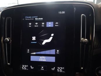 VOLVO XC40 2.0 T4 R-Design SUV 5dr Petrol Auto AWD Euro 6 (s/s) (190 ps)