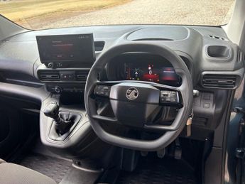 VAUXHALL COMBO 1.5 Turbo D 2300 Pro Panel Van 5dr Diesel Manual SWB Euro 6 (s/s