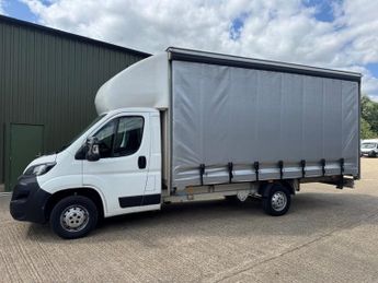 Peugeot Boxer 2.2 BlueHDi 335 Built for Business CURTAINSIDE LUTON 4.96 metre 
