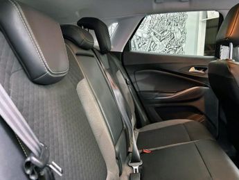VAUXHALL GRANDLAND X 1.6 13.2kWh Business Edition Nav SUV 5dr Petrol Plug-in Hybrid A