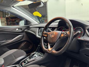 VAUXHALL GRANDLAND X 1.6 13.2kWh Business Edition Nav SUV 5dr Petrol Plug-in Hybrid A