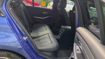 BMW 3 SERIES 2.0 320i M Sport Saloon 4dr Petrol Auto Euro 6 (s/s) (184 ps)