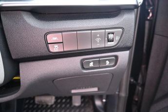 KIA NIRO 64kWh 3 SUV 5dr Electric Auto (201 bhp)