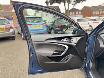 VAUXHALL INSIGNIA 1.6 CDTi SRi Hatchback 5dr Diesel Auto Euro 6 (136 ps)