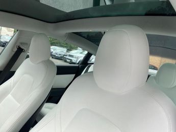 TESLA Model 3 (Dual Motor) Long Range Saloon 4dr Electric Auto 4WDE (346 ps)