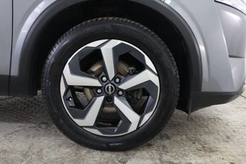 NISSAN QASHQAI 1.3 DIG-T MHEV N-Connecta XTRON Euro 6 (s/s) 5dr