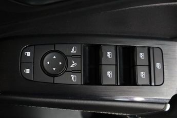 NISSAN QASHQAI 1.3 DIG-T MHEV N-Connecta XTRON Euro 6 (s/s) 5dr