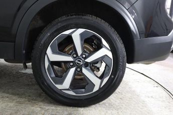NISSAN QASHQAI 1.3 DIG-T MHEV N-Connecta XTRON Euro 6 (s/s) 5dr