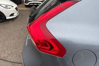 VOLVO V40 1.5 T3 GPF Inscription Hatchback 5dr Petrol Auto Euro 6 (s/s) (1