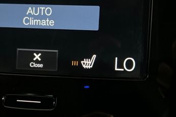 VOLVO XC40 2.0 B5 MHEV R-Design Pro SUV 5dr Petrol Hybrid Auto AWD Euro 6 (