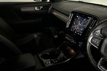 VOLVO XC40 2.0 B5 MHEV R-Design Pro SUV 5dr Petrol Hybrid Auto AWD Euro 6 (