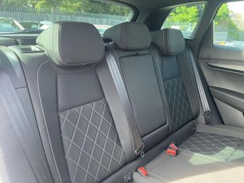 SKODA KAROQ 2.0 TDI SportLine SUV 5dr Diesel DSG 4WD Euro 6 (s/s) (150 ps)