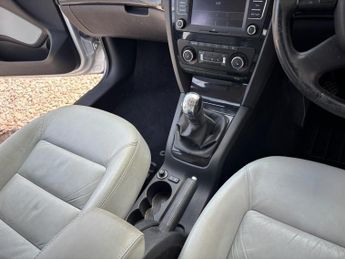 SKODA OCTAVIA 1.8 TSI Laurin & Klement Hatchback 5dr Petrol Manual Euro 5 (160