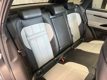 LAND ROVER RANGE ROVER EVOQUE 2.0 D180 R-Dynamic HSE SUV 5dr Diesel Auto 4WD Euro 6 (s/s) (180