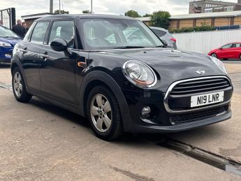 MINI Hatch 1.5 Cooper D Hatchback 5 Door Diesel Manual Black Euro 6 1 Forme