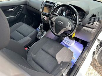 HYUNDAI IX20 1.6 SE Nav Hatchback 5dr Petrol Auto Euro 6 (125 ps)