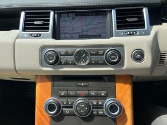 LAND ROVER RANGE ROVER SPORT 3.0 SD V6 HSE SUV 5dr Diesel Auto 4WD Euro 5 (255 bhp)
