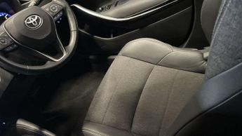 TOYOTA COROLLA 1.8 VVT-h GPF Design Hatchback 5dr Petrol Hybrid CVT Euro 6 (s/s
