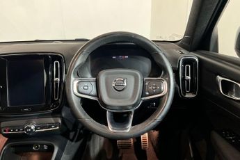 VOLVO XC40 1.5 T3 R-Design SUV 5dr Petrol Auto Euro 6 (s/s) (163 ps) 1 Prev