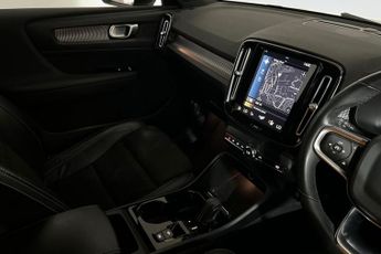 VOLVO XC40 1.5 T3 R-Design SUV 5dr Petrol Auto Euro 6 (s/s) (163 ps) 1 Prev