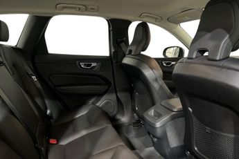 VOLVO XC60 2.0 B4 MHEV Momentum SUV 5dr Diesel Hybrid Auto AWD Euro 6 (s/s)