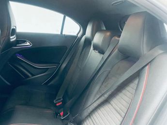 MERCEDES-BENZ A-CLASS 2.1 A200d AMG Line (Premium) Hatchback 5dr Diesel 7G-DCT Euro 6 