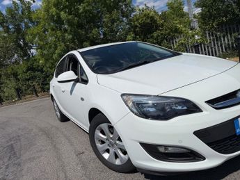 VAUXHALL ASTRA 1.6 16v Design Hatchback 5dr Petrol Auto Euro 5 (115 ps)