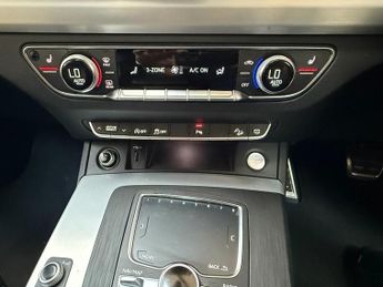 AUDI Q5 2.0 TDI 40 S line SUV 5dr Diesel S Tronic quattro Euro 6 (s/s) (