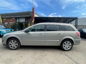 VAUXHALL ASTRA 1.8i 16v Design Estate 5dr Petrol Automatic (187 g/km, 138 bhp)