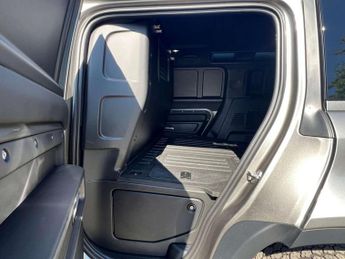 LAND ROVER DEFENDER 3.0 Defender Hard Top SE D MHEV Auto 4WD 5dr