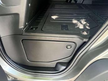 LAND ROVER DEFENDER 3.0 Defender Hard Top SE D MHEV Auto 4WD 5dr