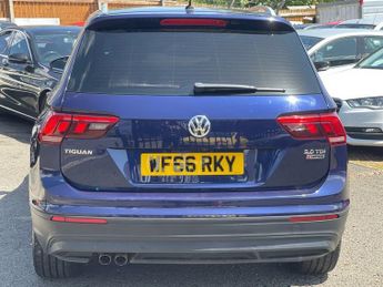VOLKSWAGEN TIGUAN 2.0 TDI BlueMotion Tech SE Navigation SUV 5dr Diesel DSG 4Motion