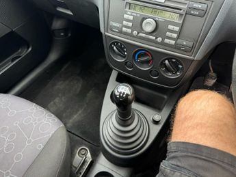 FORD FIESTA 1.4 TD Style Hatchback 5dr Diesel Manual (119 g/km, 67 bhp)