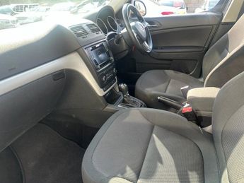 SKODA YETI 2.0 TDI SE Business Outdoor 5dr Diesel DSG 4WD Euro 6 (s/s) (150