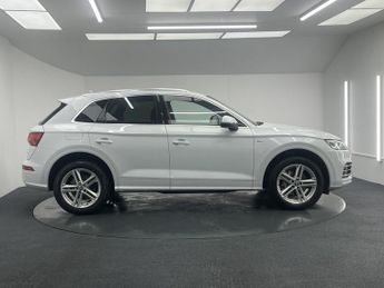 AUDI Q5 2.0 TDI 40 S line SUV 5dr Diesel S Tronic quattro Euro 6 (s/s) (