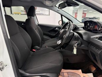 PEUGEOT 208 1.2 PureTech Tech Edition Hatchback 5dr Petrol EAT Euro 6 (s/s) 