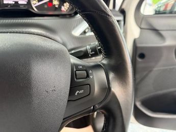 PEUGEOT 208 1.2 PureTech Tech Edition Hatchback 5dr Petrol EAT Euro 6 (s/s) 