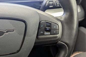 FORD MUSTANG MACH-E Standard Range 70kWh SUV 5dr Electric Automatic (269 ps)