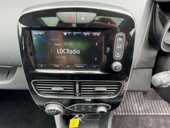 RENAULT CLIO 1.5 dCi Signature Nav Hatchback 5dr Diesel EDC Euro 6 (s/s) (90 