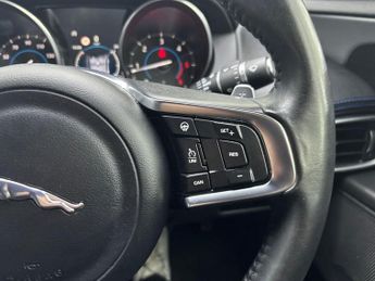 JAGUAR XE 2.0d R-Sport Saloon 4dr Diesel Auto Euro 6 (s/s) (180 ps)