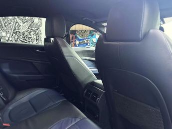 JAGUAR XE 2.0d R-Sport Saloon 4dr Diesel Auto Euro 6 (s/s) (180 ps)