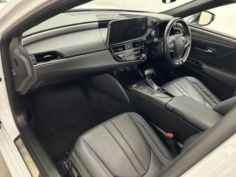 LEXUS ES 2.5 300h F Sport Saloon 4dr Petrol Hybrid E-CVT Euro 6 (s/s) (21