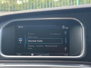 VOLVO V40 1.6 T4 R-Design Lux Nav Hatchback 5dr Petrol Powershift Euro 5 (