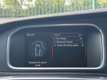 VOLVO V40 1.6 T4 R-Design Lux Nav Hatchback 5dr Petrol Powershift Euro 5 (