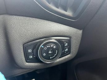 FORD TRANSIT CONNECT 1.5 TDCi 240 Limited Panel Van 5dr Diesel Powershift L2 H1 (129 