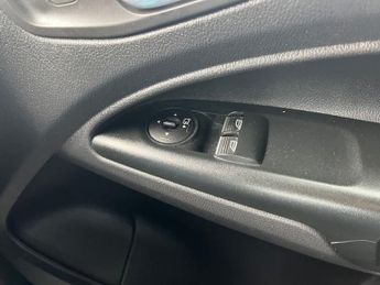 FORD TRANSIT CONNECT 1.5 TDCi 240 Limited Panel Van 5dr Diesel Powershift L2 H1 (129 