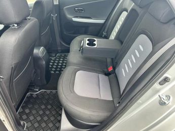 KIA CEED 1.6 CRDi 2 Hatchback 5dr Diesel Auto Euro 5 (126 bhp)