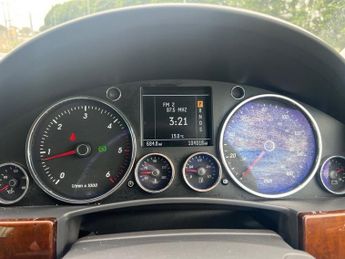 VOLKSWAGEN TOUAREG 3.0 TDI V6 Altitude SUV 5dr Diesel Automatic (294 g/km, 222 bhp)