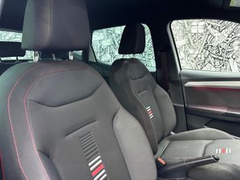 SEAT ARONA 1.0 TSI FR Red Edition SUV 5dr Petrol DSG Euro 6 (s/s) (110 ps)